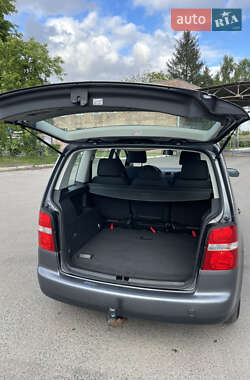 Минивэн Volkswagen Touran 2005 в 
