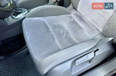 Мінівен Volkswagen Touran 2012 в 