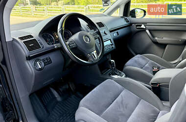 Мінівен Volkswagen Touran 2012 в 