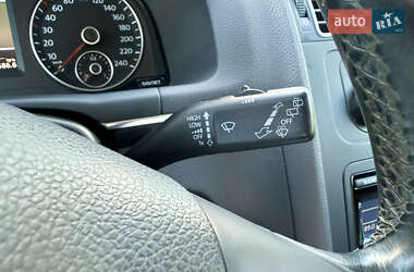 Мінівен Volkswagen Touran 2012 в 