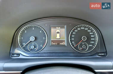 Мінівен Volkswagen Touran 2012 в 