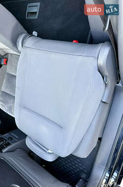 Мінівен Volkswagen Touran 2012 в 