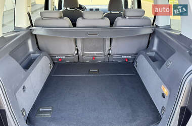 Мінівен Volkswagen Touran 2012 в 