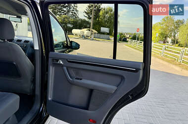 Мінівен Volkswagen Touran 2012 в 