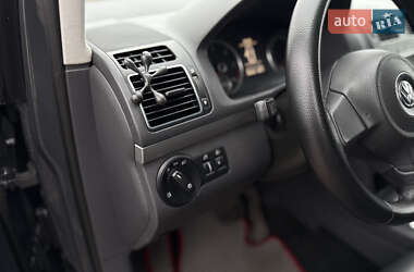 Мінівен Volkswagen Touran 2015 в 