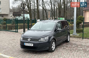 Мінівен Volkswagen Touran 2015 в Житомирі