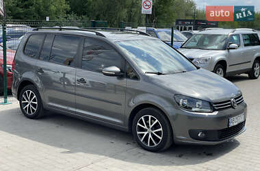 Мінівен Volkswagen Touran 2012 в 