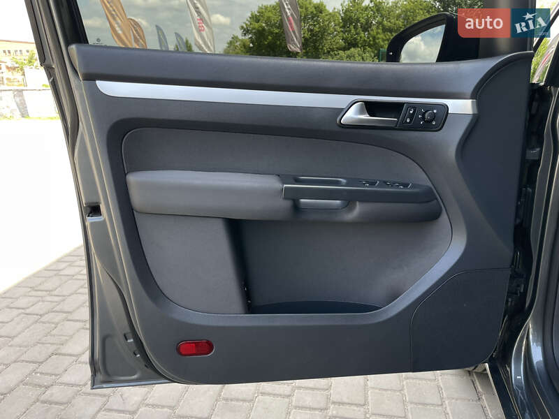 Минивэн Volkswagen Touran 2012 в Бердичеве