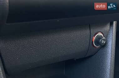 Мінівен Volkswagen Touran 2012 в 