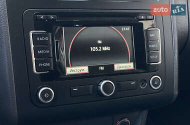Мінівен Volkswagen Touran 2012 в 