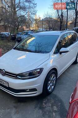 Микровэн Volkswagen Touran 2016 в Киеве