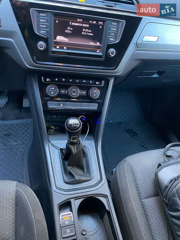 Мікровен Volkswagen Touran 2016 в Києві
