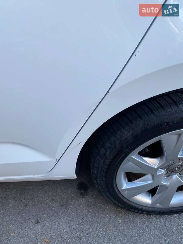 Мікровен Volkswagen Touran 2016 в Києві