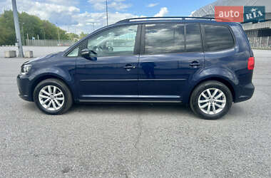Мінівен Volkswagen Touran 2014 в 