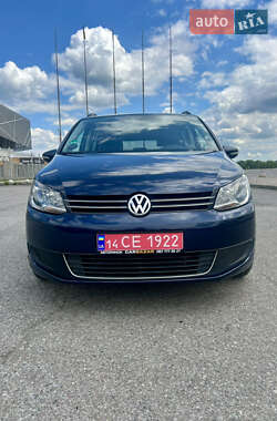 Мінівен Volkswagen Touran 2014 в 