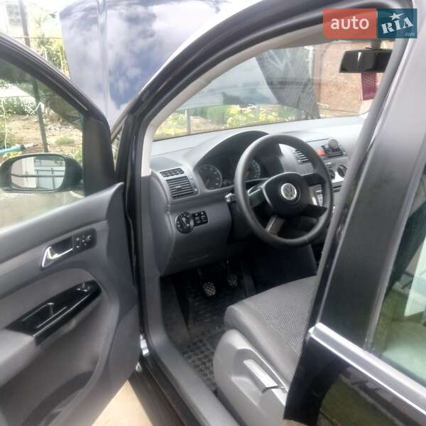 Минивэн Volkswagen Touran 2006 в Виннице