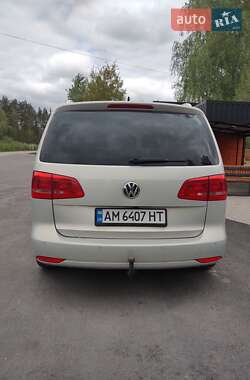 Минивэн Volkswagen Touran 2011 в 