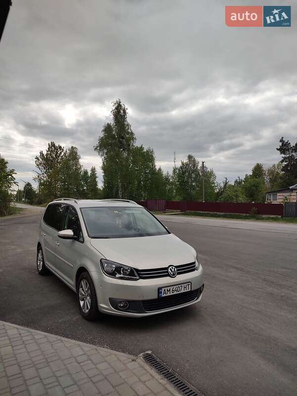 Мінівен Volkswagen Touran 2011 в Ємільчиному