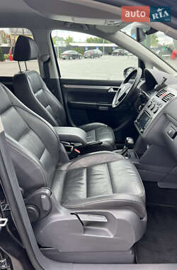 Минивэн Volkswagen Touran 2010 в 