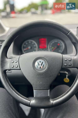 Минивэн Volkswagen Touran 2010 в 