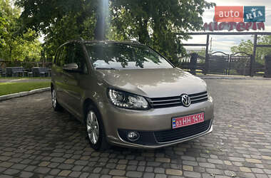 Минивэн Volkswagen Touran 2012 в 
