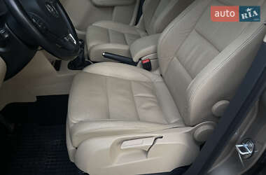 Минивэн Volkswagen Touran 2012 в 