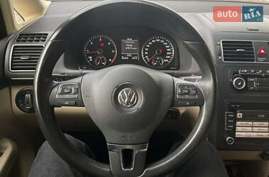 Минивэн Volkswagen Touran 2012 в 