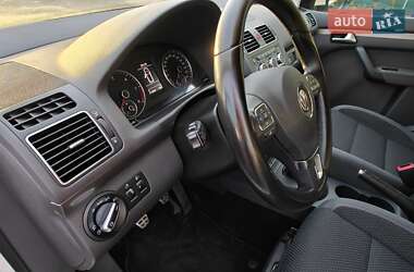 Мінівен Volkswagen Touran 2013 в 