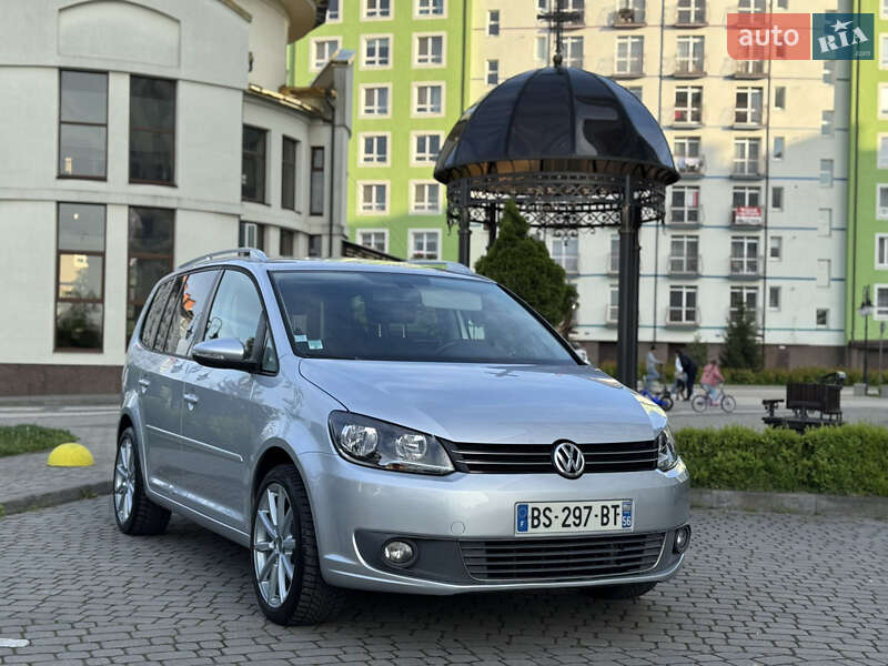 Мінівен Volkswagen Touran 2010 в Івано-Франківську