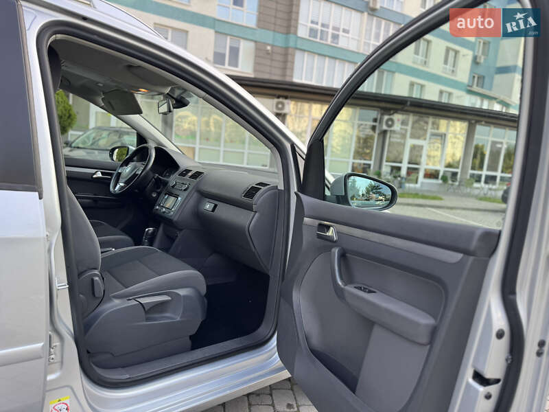 Мінівен Volkswagen Touran 2010 в Івано-Франківську
