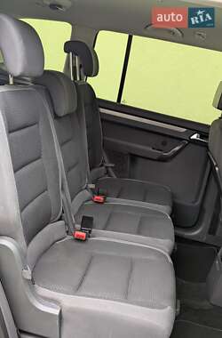 Мінівен Volkswagen Touran 2013 в 