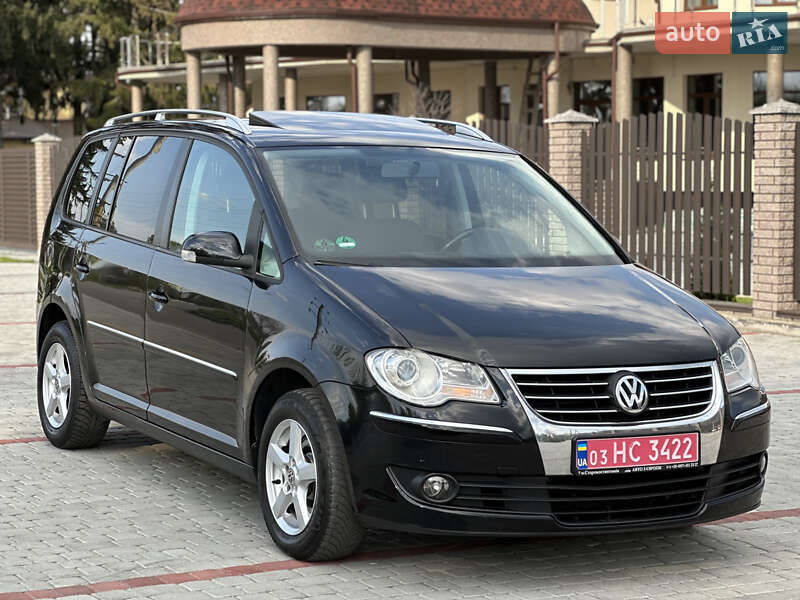 Минивэн Volkswagen Touran 2008 в 