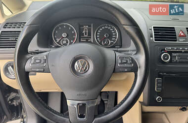 Мінівен Volkswagen Touran 2011 в 