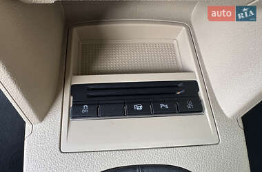 Мінівен Volkswagen Touran 2011 в 