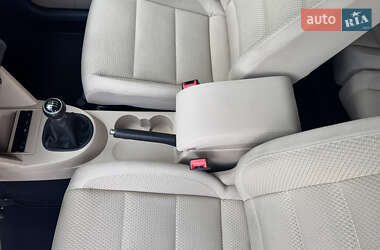 Мінівен Volkswagen Touran 2011 в 