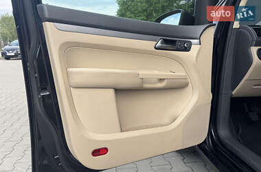 Мінівен Volkswagen Touran 2011 в 
