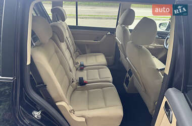 Мінівен Volkswagen Touran 2011 в 