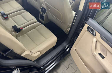 Мінівен Volkswagen Touran 2011 в 