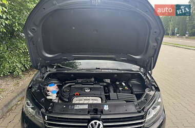 Мінівен Volkswagen Touran 2011 в 