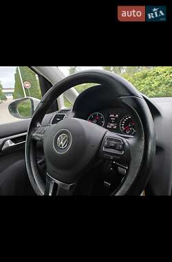 Мінівен Volkswagen Touran 2013 в 