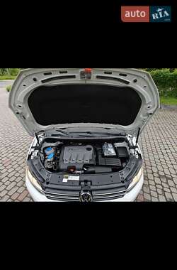 Мінівен Volkswagen Touran 2013 в 