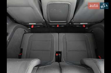Мінівен Volkswagen Touran 2013 в 
