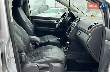 Минивэн Volkswagen Touran 2009 в 