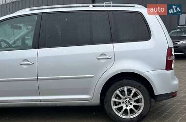 Минивэн Volkswagen Touran 2009 в 