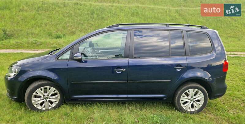 Минивэн Volkswagen Touran 2011 в Калиновке