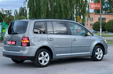 Минивэн Volkswagen Touran 2008 в 