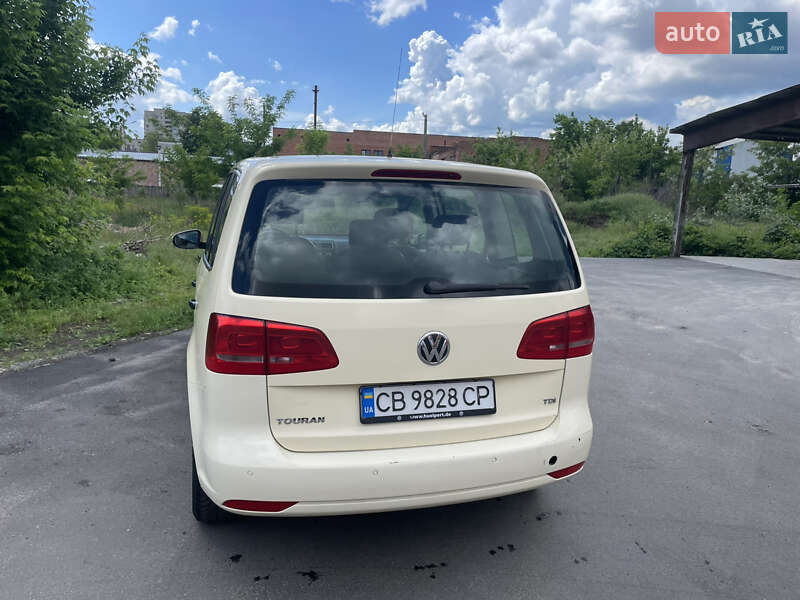 Минивэн Volkswagen Touran 2013 в Чернигове