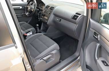 Минивэн Volkswagen Touran 2011 в 