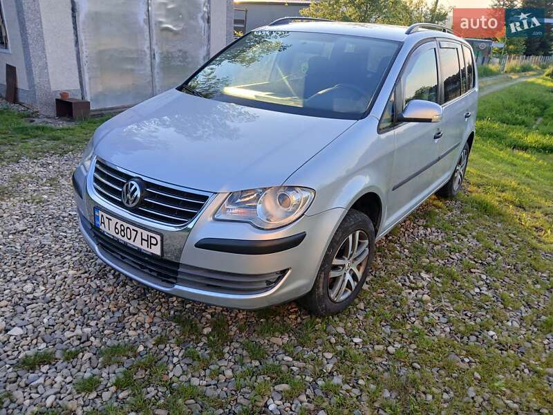 Минивэн Volkswagen Touran 2009 в 