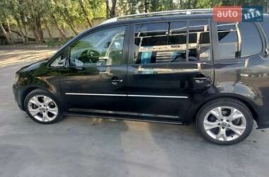 Мінівен Volkswagen Touran 2011 в 